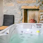Casa Pyrrhula Murina - Private Jacuzzi 펜션 *
