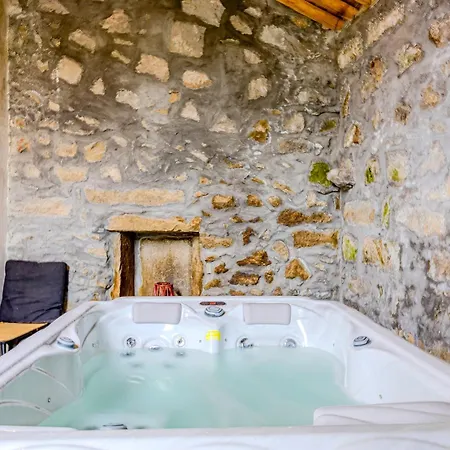 Casa Pyrrhula Murina - Private Jacuzzi