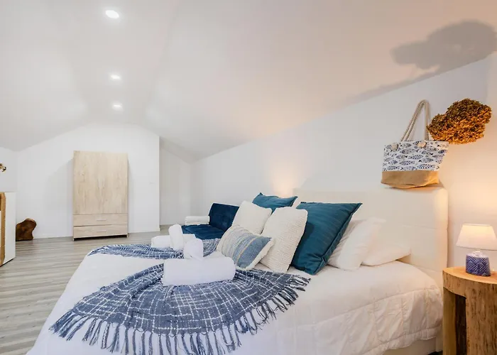 Dom wakacyjny Casa Pyrrhula Murina - Private Jacuzzi Nordeste (Azores)