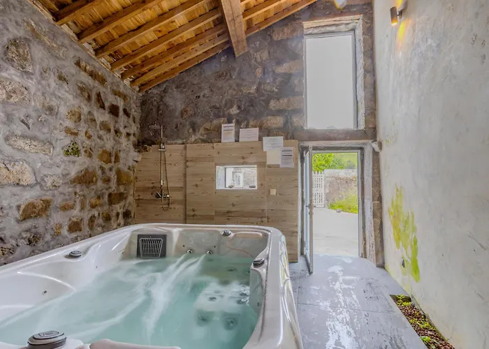 Casa Pyrrhula Murina - Private Jacuzzi בית נופש נורדסטה